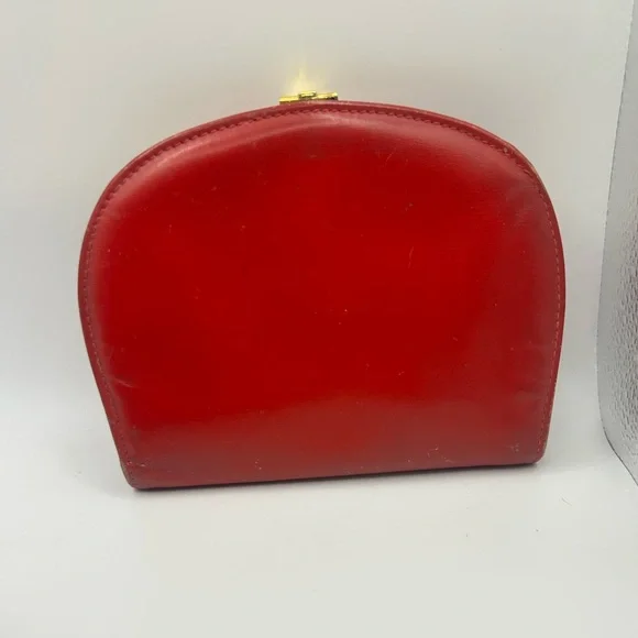 Gucci Vintage Red Leather Half-Moon Clutch with Gold hardware - Picture 2 of 16